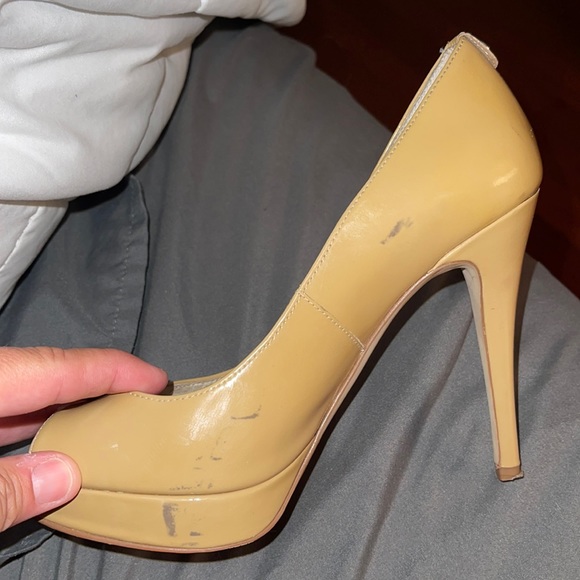 Michael Kors nude peep toe heels - Picture 4 of 4